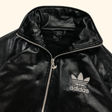 Lade das Bild in den Galerie-Viewer, Adidas 2008 Chile 62 Trefoil Wet Look Track Jacket (S)
