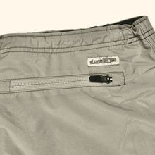 Load image into Gallery viewer, Nike ACG Vintage 2000s Parachute Pants (L)
