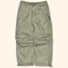 Load image into Gallery viewer, Nike ACG Vintage 2000s Parachute Pants (L)
