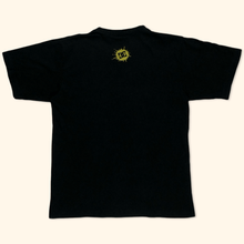 Load image into Gallery viewer, DC 2000s T-Shirt (M/L)
