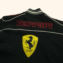 Lade das Bild in den Galerie-Viewer, Ferrari Vintage 2000s Zipper (XS)
