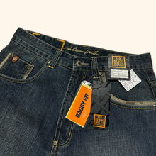 Load image into Gallery viewer, Sir Benni Miles 2000s Deadstock Hip Hop Baggy Shorts Jorts (M/L)
