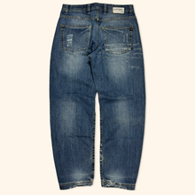 Load image into Gallery viewer, Casa Printed 2000s Jeans (M)
