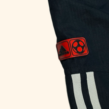 Load image into Gallery viewer, Adidas Vintage 2001 Track Pants Jogger (M)
