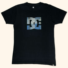 Load image into Gallery viewer, DC Shoes T-Shirt (S/M)
