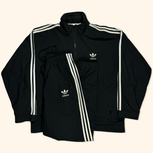 Lade das Bild in den Galerie-Viewer, Adidas Vintage 90s Track Suit (XL)
