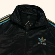 Lade das Bild in den Galerie-Viewer, Adidas 2010 Chile 62 Trefoil Wet Look Track Jacket (XL)
