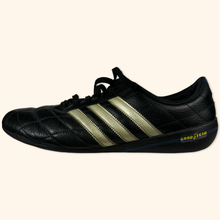 Load image into Gallery viewer, Adidas Good Year 2008 Trainer (EU44)
