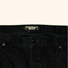 Lade das Bild in den Galerie-Viewer, Burberry Straight Leg Jeans (S/M)
