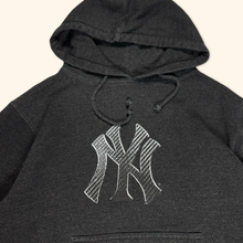 Lade das Bild in den Galerie-Viewer, Oakley New York Yankees Hoodie (S)
