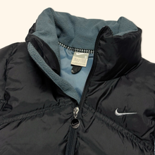 Load image into Gallery viewer, Nike 2000s Swoosh Puffer Down Vest (S)
