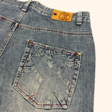 Load image into Gallery viewer, Cross Colours Vintage 2000s Hip Hop Baggy Jeans (XL/XXL)
