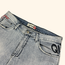Lade das Bild in den Galerie-Viewer, Quiksilver 2000s Spell Out Shorts (L)
