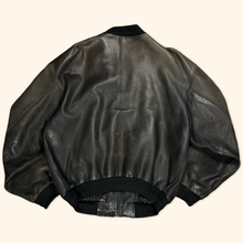 Lade das Bild in den Galerie-Viewer, Vintage 1990s Oversized Leather Jacket (L/XL)

