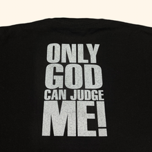 Lade das Bild in den Galerie-Viewer, Tupac &quot;Only God Can Judge Me&quot; Vintage 2000s Heavy Cotton Rap T-Shirt (M)
