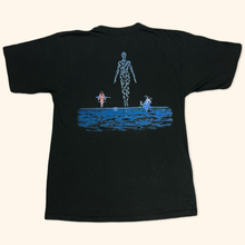 Load image into Gallery viewer, Pink Floyd Licensed Vintage 2004 T-Shirt (M)
