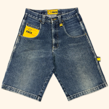 Load image into Gallery viewer, Paco 2000s Baggy Jorts Shorts (S/M)
