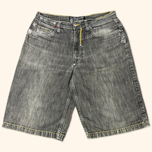 Load image into Gallery viewer, Enyce 2000s Baggy Jorts Shorts (XL)
