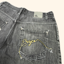 Load image into Gallery viewer, Enyce 2000s Baggy Jorts Shorts (XL)
