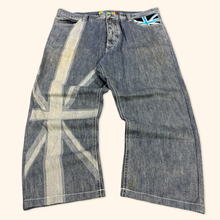 Load image into Gallery viewer, Coogi Vintage 2000s Baggy Jeans (M)
