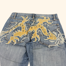 Load image into Gallery viewer, Vintage 2000s Dragon Straight Leg Jeans (M)

