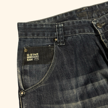 Load image into Gallery viewer, G-Star Spell Out Straight Leg Jeans (M)
