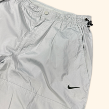 Lade das Bild in den Galerie-Viewer, Nike Vintage 2000s Track Pants Jogger (M/L)
