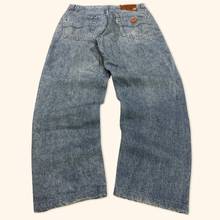 Lade das Bild in den Galerie-Viewer, Valentino Garavani 1990s Vintage Jeans (M/L)
