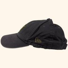 Load image into Gallery viewer, New York Yankees 2000s Faded Cap
