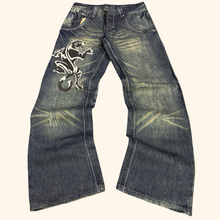 Lade das Bild in den Galerie-Viewer, Vintage 2000s Printed Straight Leg Jeans (M)
