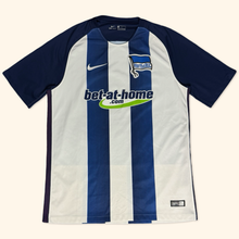 Load image into Gallery viewer, Nike Hertha BSC Berlin 2016/18 Jersey (M)
