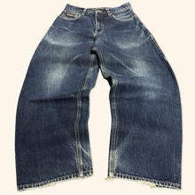 Lade das Bild in den Galerie-Viewer, Pelle Pelle 2000s Baggy Jeans (M)
