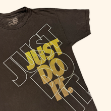 Lade das Bild in den Galerie-Viewer, Nike Faded T-Shirt (XL)
