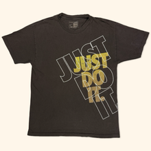 Lade das Bild in den Galerie-Viewer, Nike Faded T-Shirt (XL)
