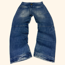 Load image into Gallery viewer, G-Star 2000s Heavy Straight Leg Jeans (M)
