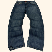 Lade das Bild in den Galerie-Viewer, Take Two 2000s Embroidred Straight Leg Jeans (L/XL)
