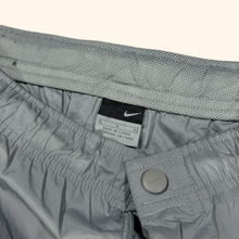 Load image into Gallery viewer, Nike 2000s Grey Track Pants Jogger (M/L)
