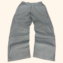 Load image into Gallery viewer, Nike 2000s Grey Track Pants Jogger (M/L)

