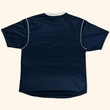 Lade das Bild in den Galerie-Viewer, Nike 20000s Vintage Total 90 Sport Shirt (L)
