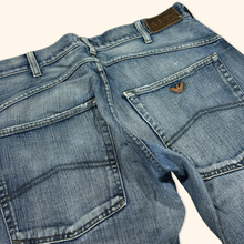 Lade das Bild in den Galerie-Viewer, Armani 2000s Straight Leg Jeans (L)
