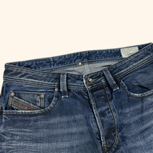 Load image into Gallery viewer, Armani 2000s Straight Leg Jeans (XL/XXL)
