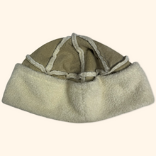 Lade das Bild in den Galerie-Viewer, Kangol Suede Sheepskin Fleece Leather Boucle Hat
