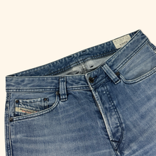 Load image into Gallery viewer, Diesel Industry Distresed "Viker" Straight Leg Jeans 30/32 (M)
