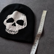 Load image into Gallery viewer, Glow In The Dark Skull Beanie
