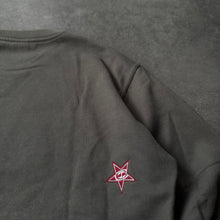 Load image into Gallery viewer, Split 2000s Skate Sweater (M)
