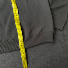 Load image into Gallery viewer, Split 2000s Skate Sweater (M)
