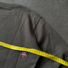 Load image into Gallery viewer, Split 2000s Skate Sweater (M)
