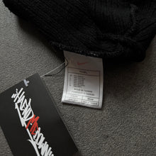 Load image into Gallery viewer, Nike 1990s Beanie (S/M)
