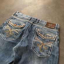 Lade das Bild in den Galerie-Viewer, Cipo &amp; Baxx 2000s Straight Leg Jeans (L)
