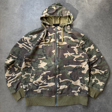Load image into Gallery viewer, Fishbone 2000s Camo Zipper (M)
